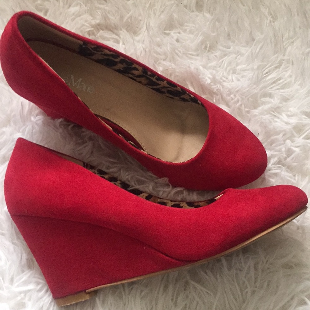 Red Heels - Picture 2 of 5
